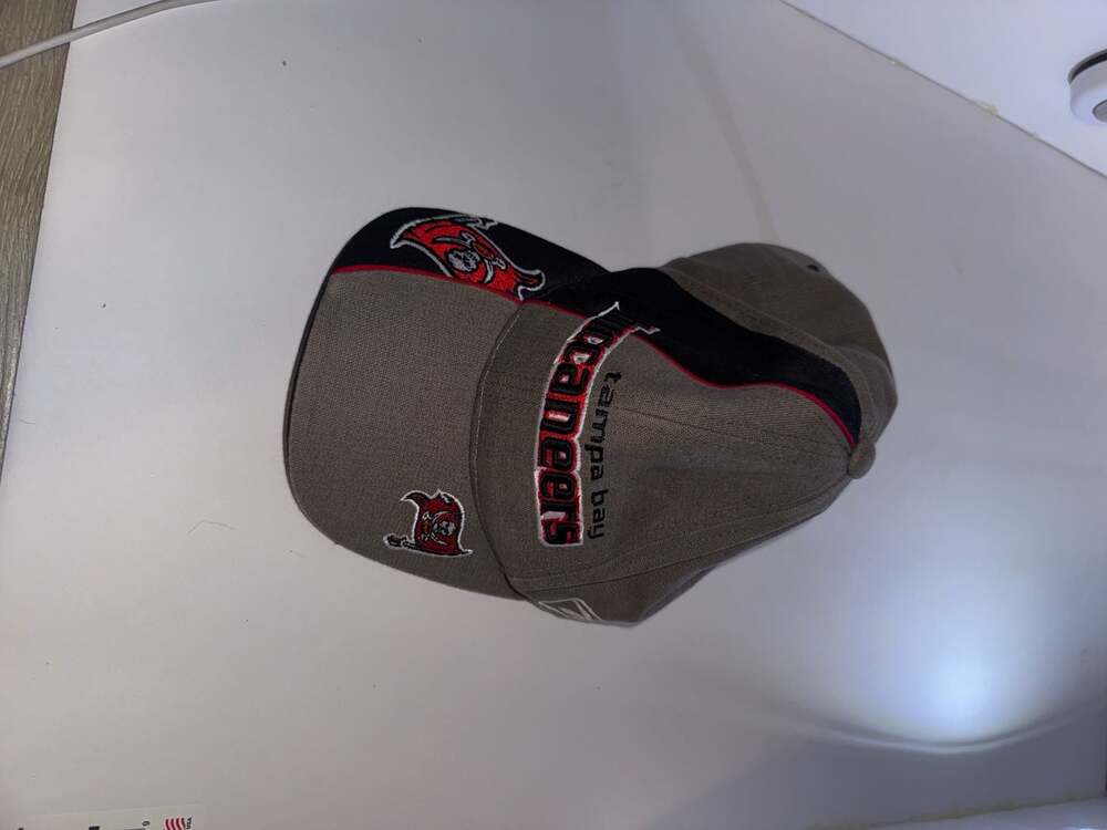 Vintage Tampa Bay Buccaneers Reebok NFL Pro Line Authentic Strapback Hat